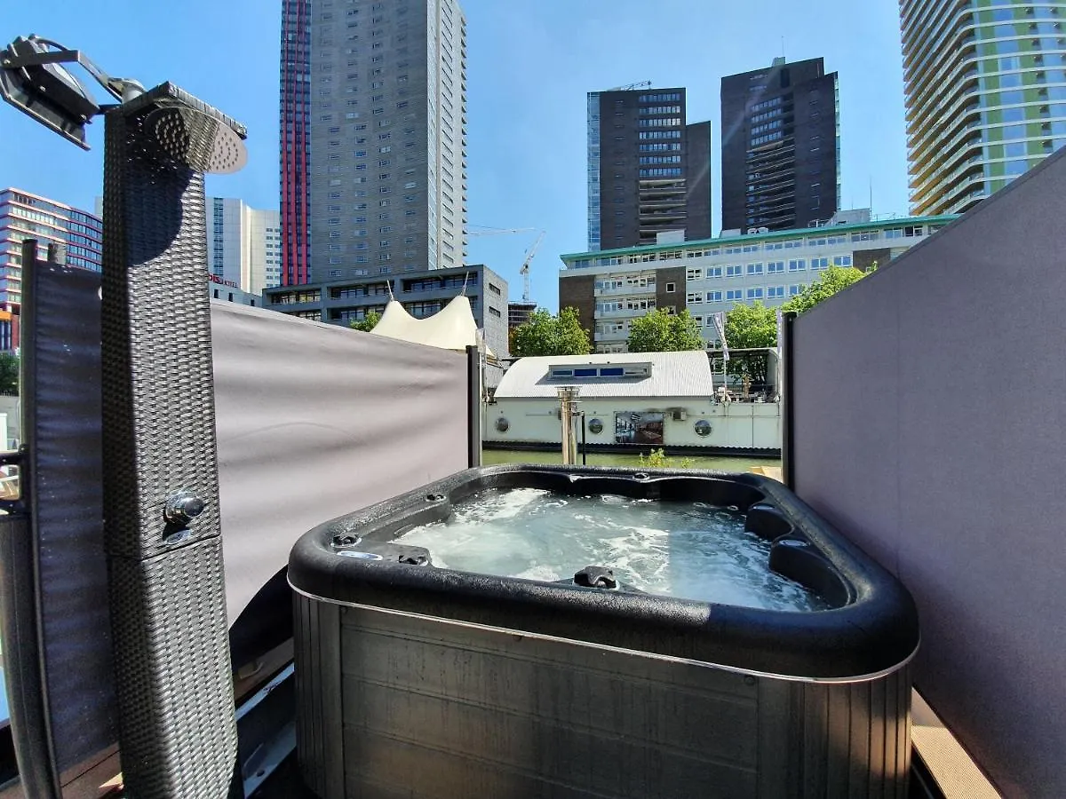 Hotel De Coaster & Aquarium Ponton Rotterdam Botel