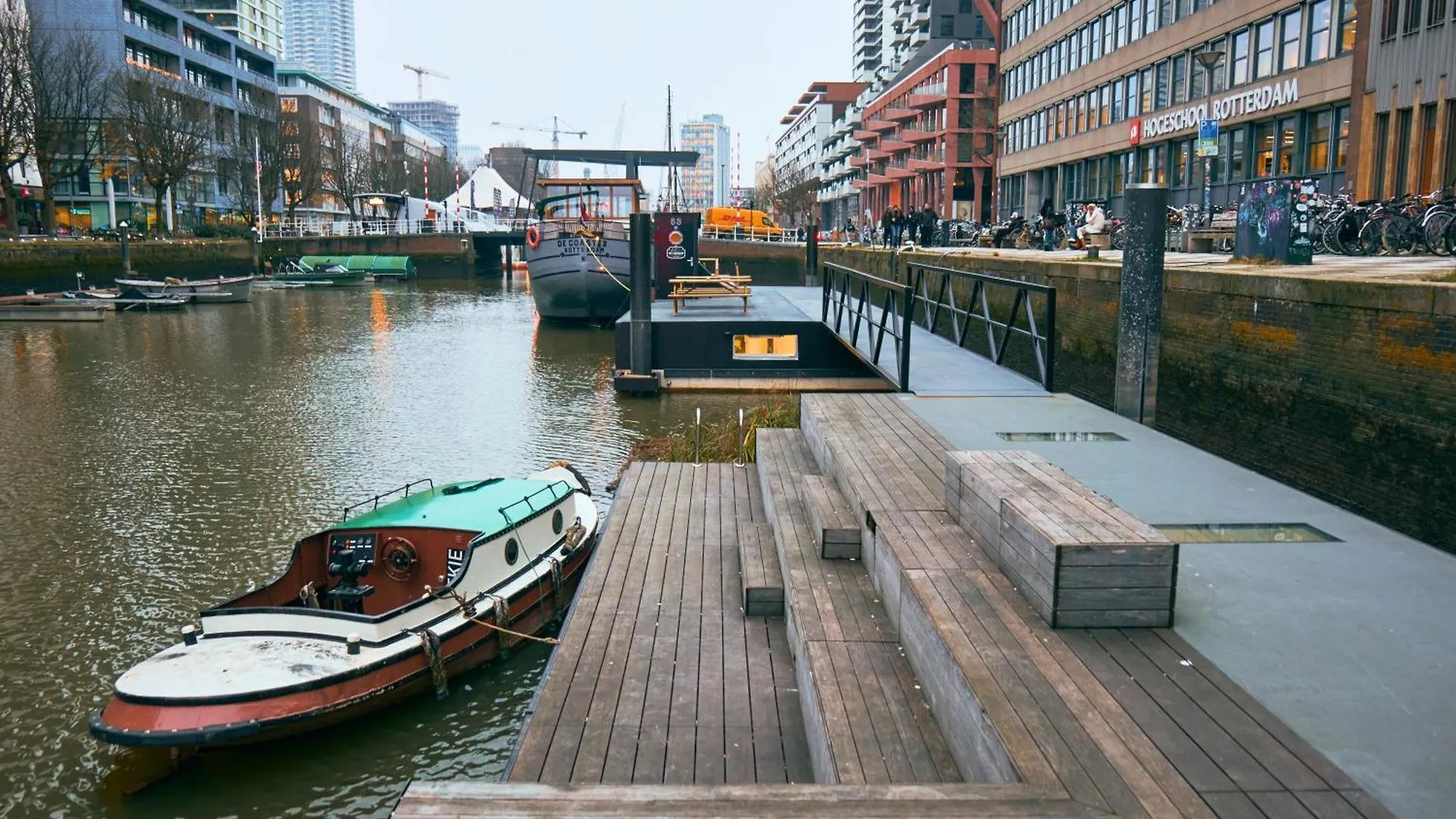 Hotel na wodzie Hotel De Coaster & Aquarium Ponton Rotterdam