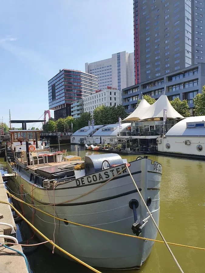 De Coaster & Aquarium Ponton Hotel Rotterdam Botel
